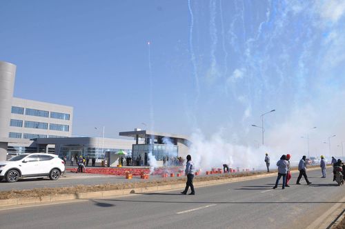 長(zhǎng)久中置軸車(chē)輛運(yùn)輸車(chē)夯實(shí)gb1589新國(guó)標(biāo),滁州喬遷新廠(chǎng)辦公